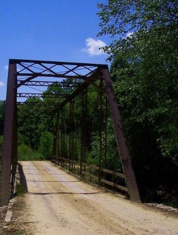 Walker Bridge west of the Tombigbee River near the plantation.Photo Credit: Bob Franks (2006)